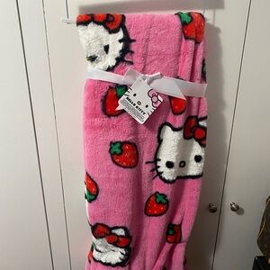 Hello kitty throw blanket